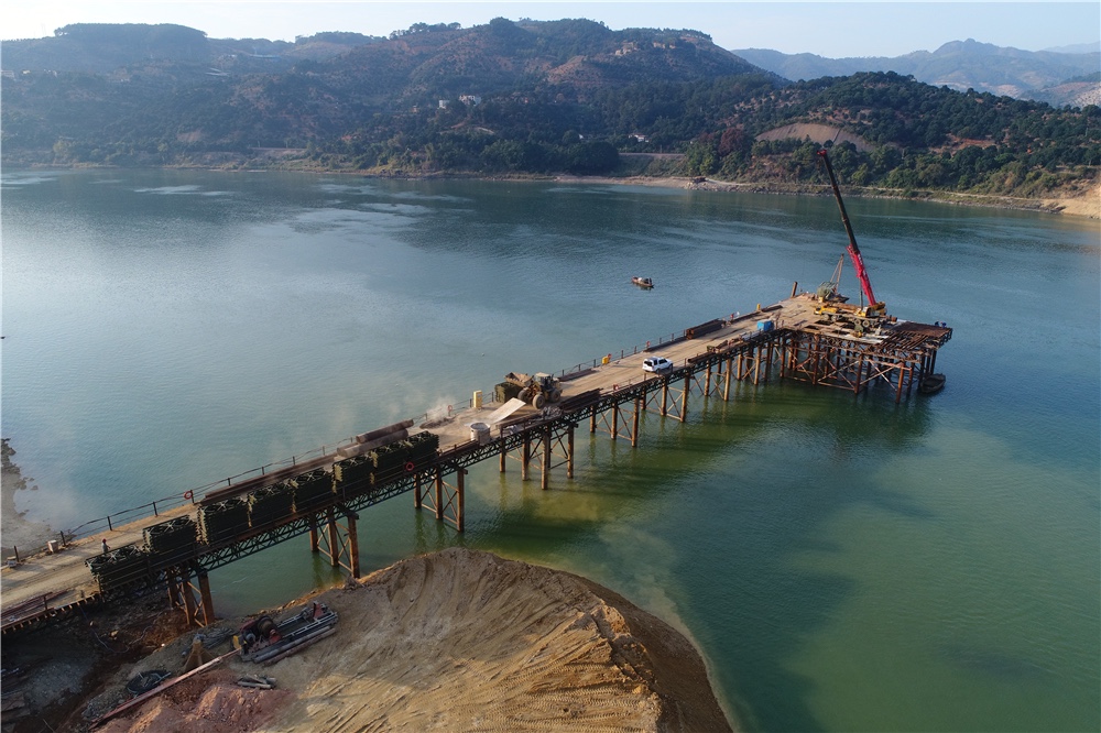 福建省建工集团闽清新民大桥钢栈桥、支栈桥、钻孔平台施工工程