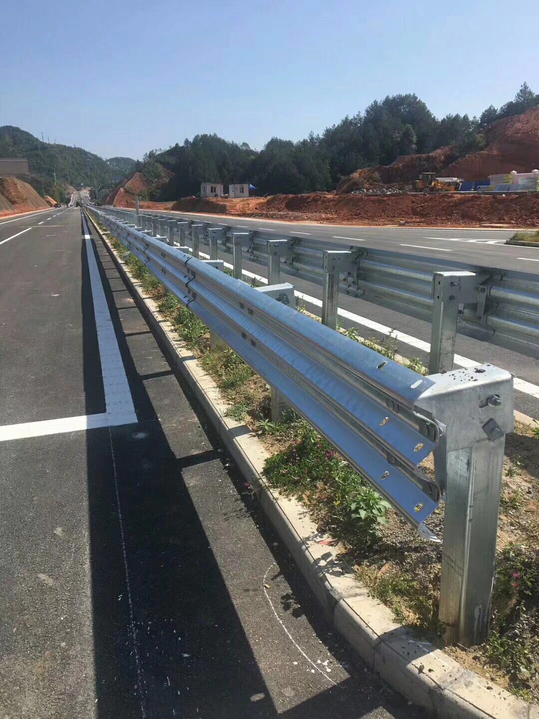 1554626069715524.jpg 漳州道路護欄