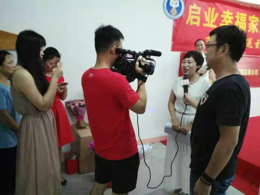 1562229296773792.jpg 深圳启业家政培训学校