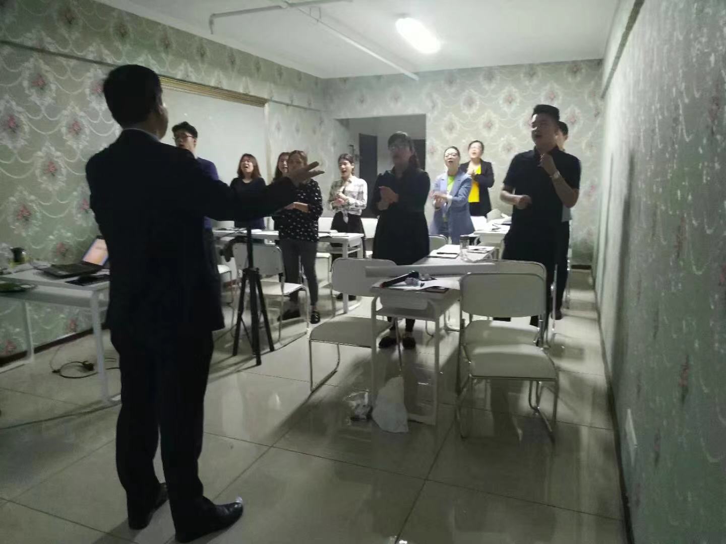 秉信集团培训
