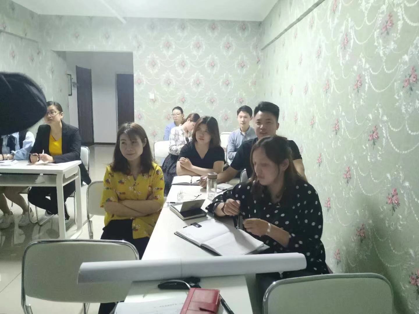 秉信集团培训