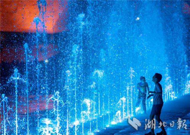 1566197050342183.jpg 廣場旱式音樂噴泉