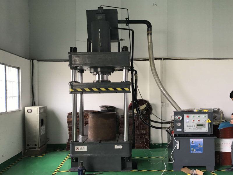 四柱液壓機
