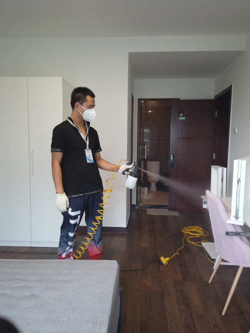 家里装修卧室铺了木地板，怎么除甲醛比较合适？