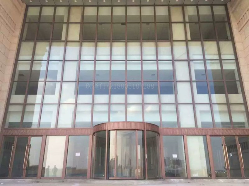 兩翼旋轉(zhuǎn)門