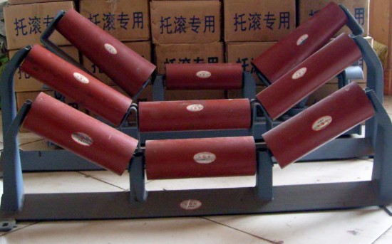 带式输送机调心托辊支架