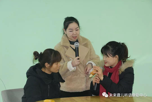 如何使听障儿童喜欢上说，并能说更长的句子