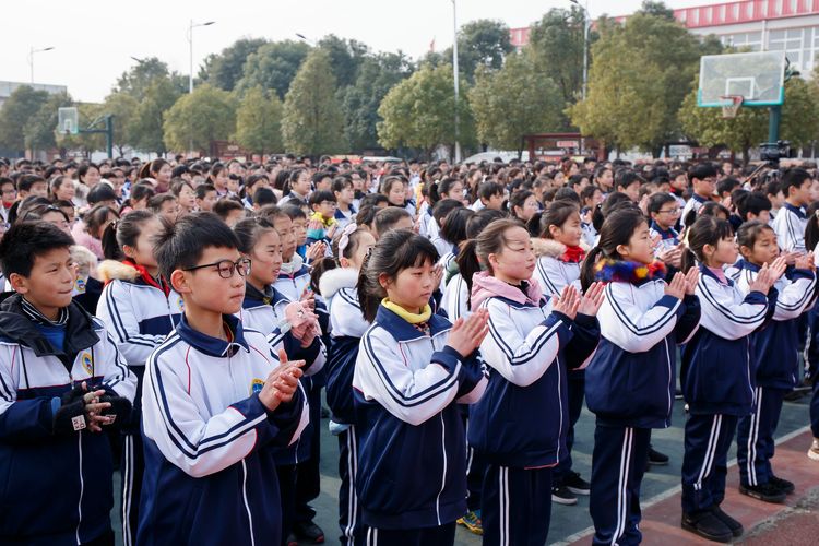 慈行善举三冬暖 大爱无疆满目春——河南水利投资集团爱心捐助厚德学校