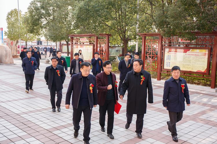 慈行善举三冬暖 大爱无疆满目春——河南水利投资集团爱心捐助厚德学校