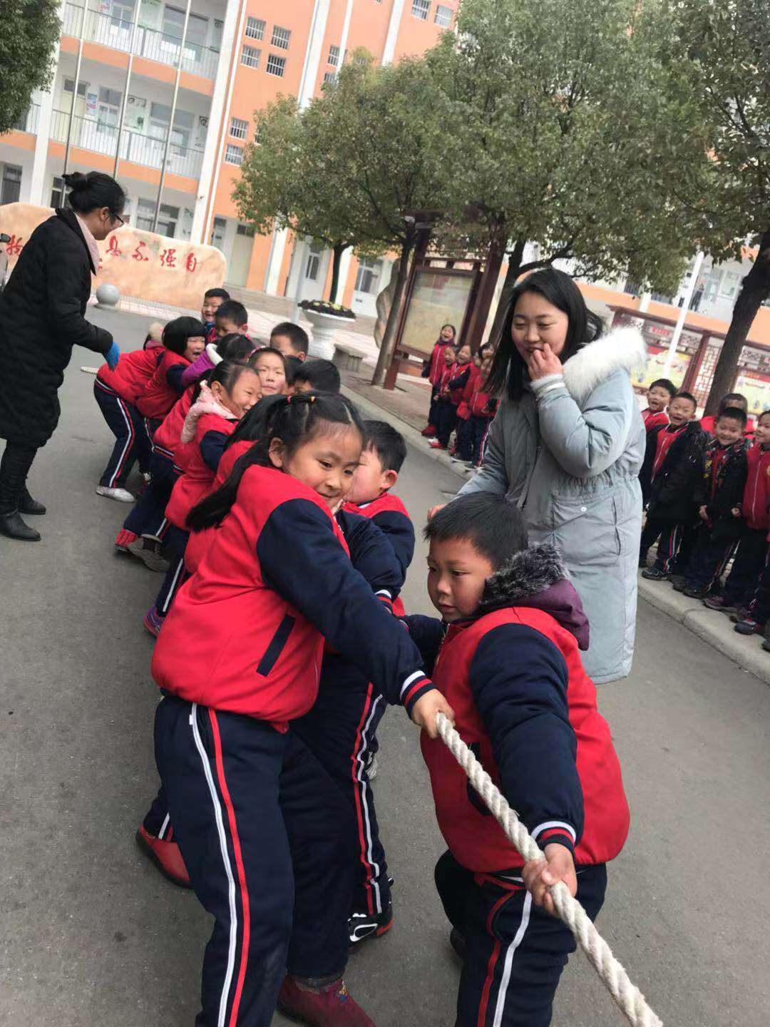 2019年厚德学校冬季师生运动会
