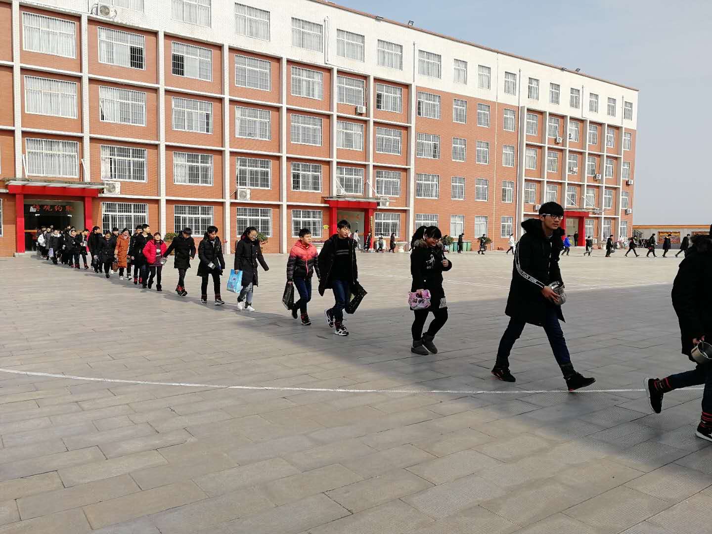 携手同行，共创未来－－方城县厚德学校致家长的一封信