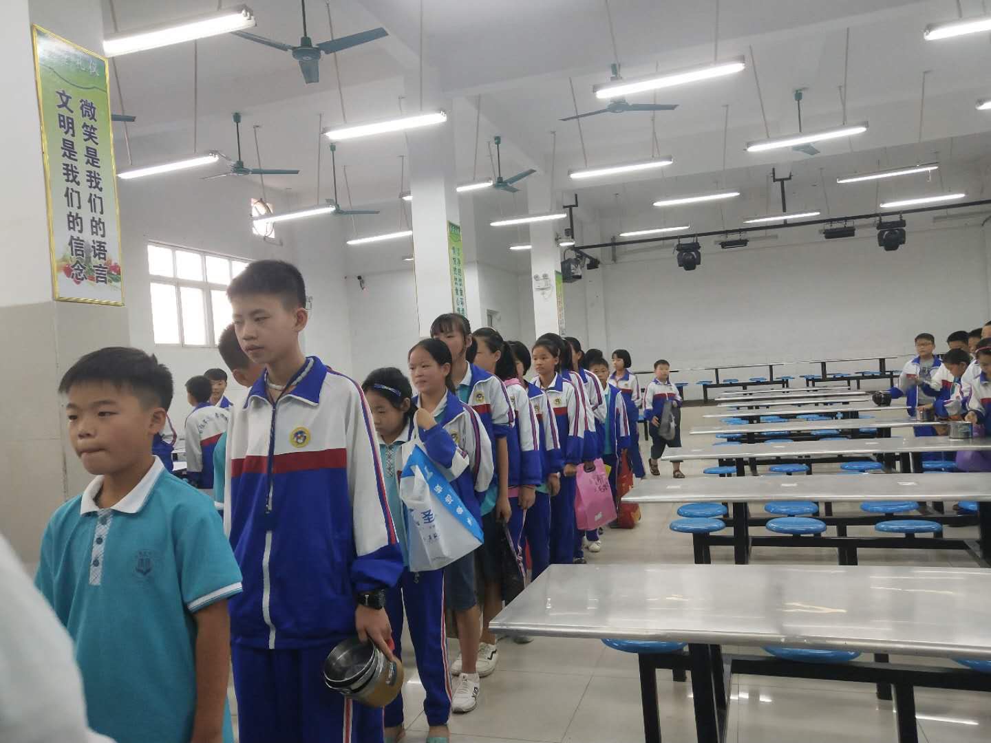 携手同行，共创未来－－方城县厚德学校致家长的一封信