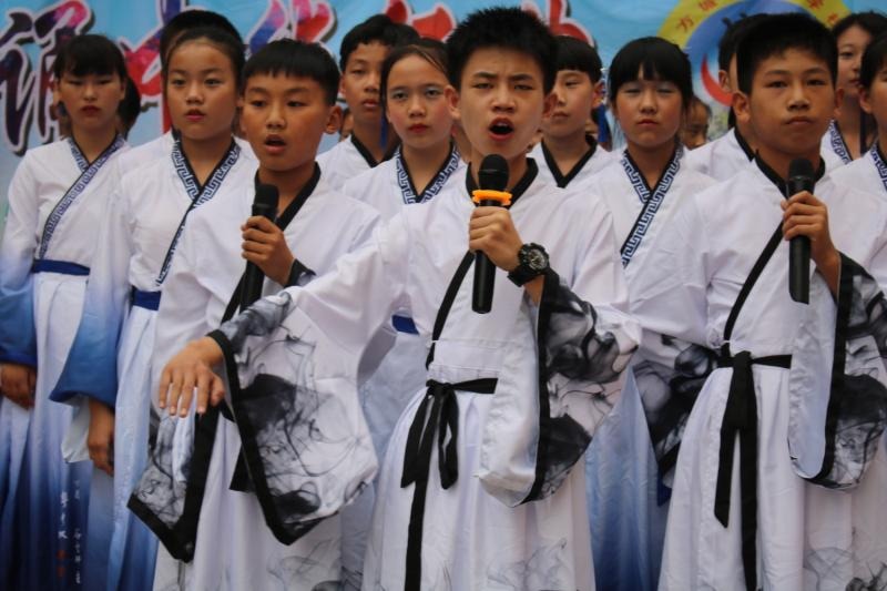 诵中华经典，传华夏文明——方城县厚德学校“经典诵读”活动展演