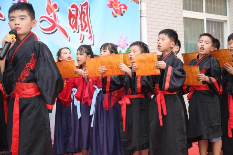 诵中华经典，传华夏文明——方城县厚德学校“经典诵读”活动展演