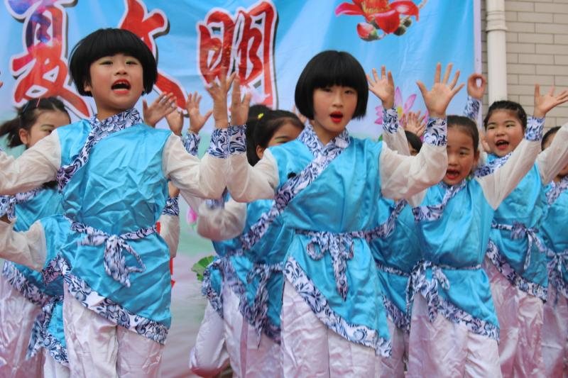 诵中华经典，传华夏文明——方城县厚德学校“经典诵读”活动展演