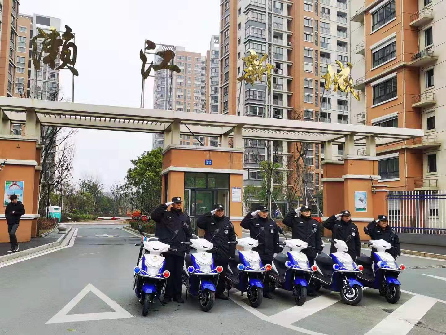 巡逻车