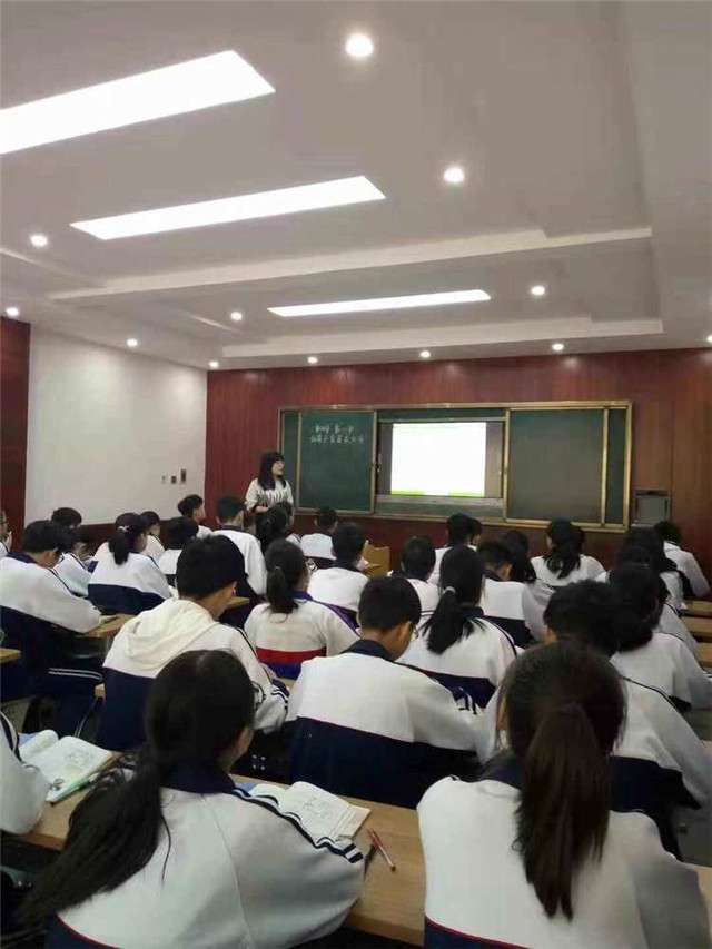 厚德学校综合理科组赛课精彩篇章