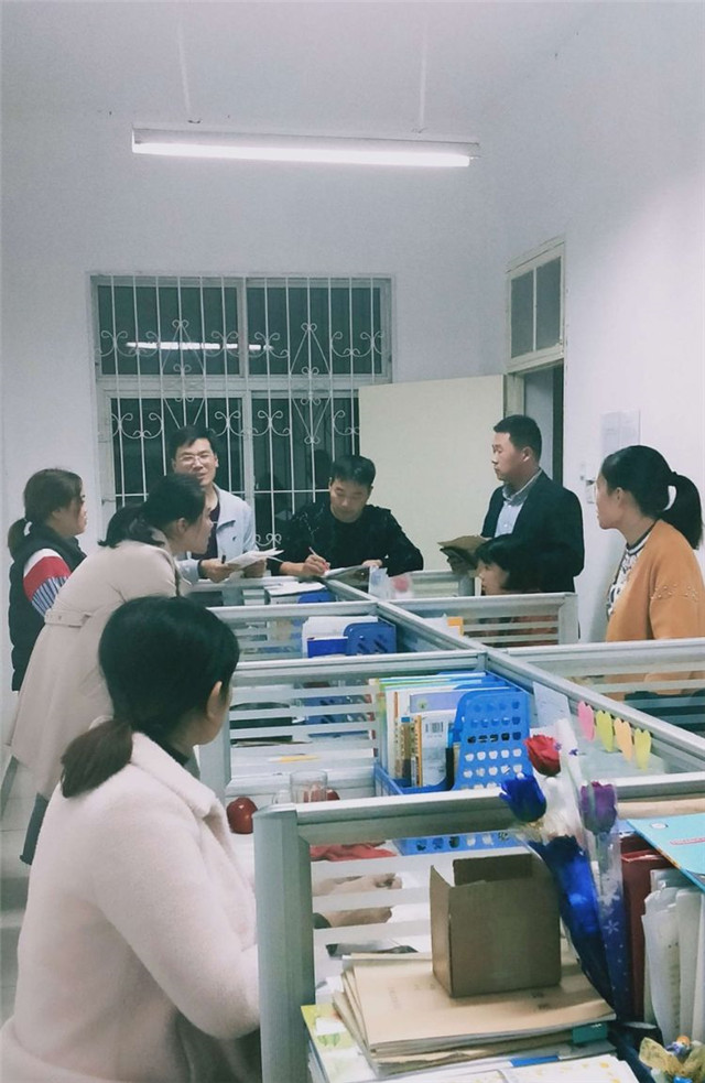 砥砺前行 遇见更优·秀的自己——记2019年秋期厚德学校政史地组赛课活动