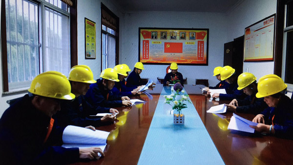 1579057868784861.jpg 实木办公家具