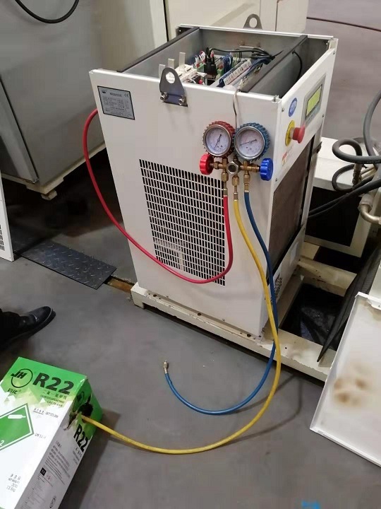 1580532068652651.jpg 维修冷水机