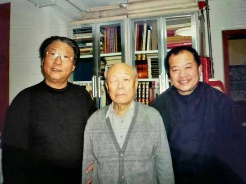 与恩师杨炳延，中书协顾问，博士生导师欧阳中石，影念