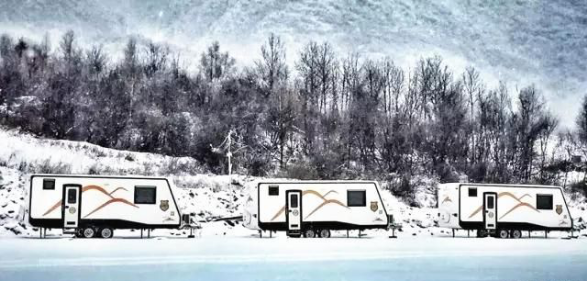 雪乡 丘山·隐房车度假营地