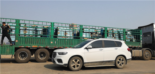 1586332477857547.jpg 南陽大明玻璃發往鶴壁的防火玻璃已裝車,感謝客戶的信任與支持!
