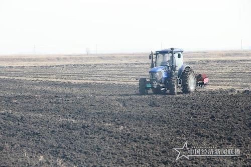 黑龙江鲶鱼沟实业集团干劲十足抢农时 疫情防控和春耕生产两不误