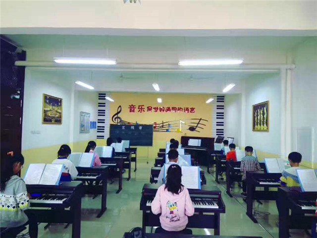 厚德学校丰富多彩的社团活动