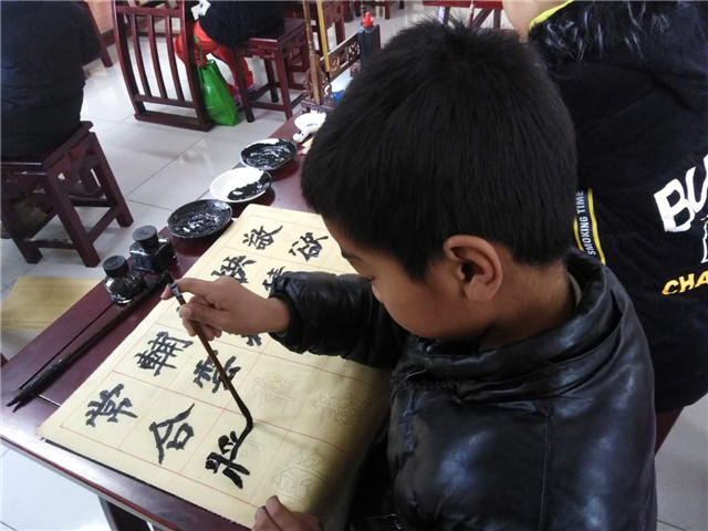 厚德学校丰富多彩的社团活动