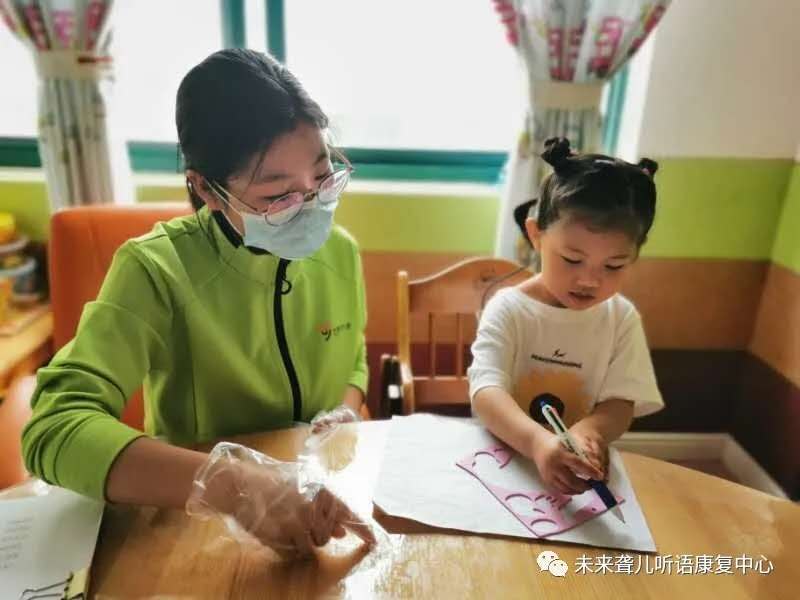 河南未来聋儿听语康复中心开学后，我们的工作是这么做的