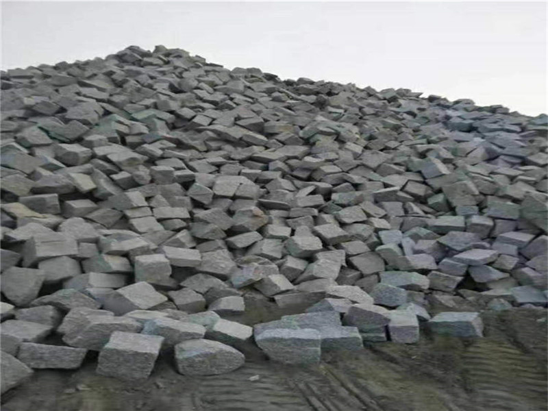 手搬块砖石