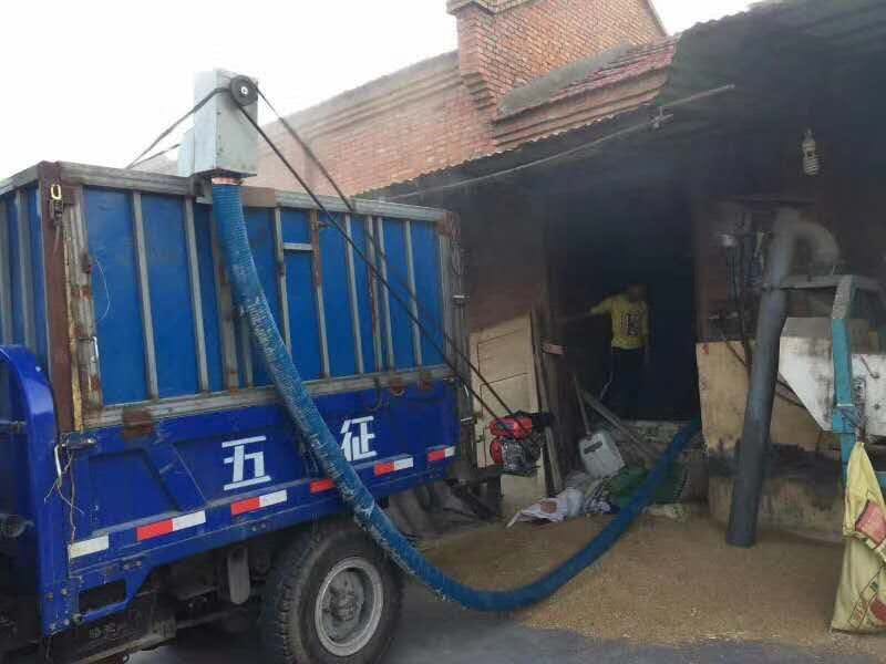 車載吸糧機