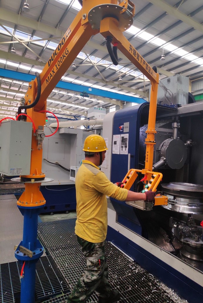 Loading and unloading manipulator of machine tool