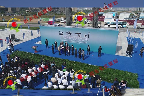 雕塑广场开园