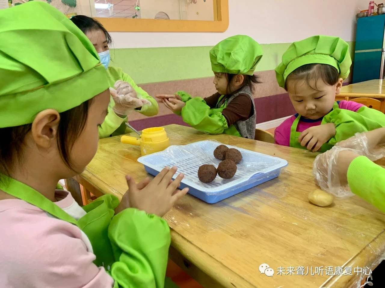 当中秋遇上国庆，未来听障儿童听语康复南阳中心这样喜迎“中国节”