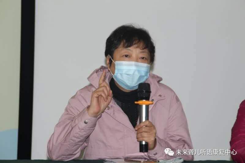 中语康“爱耳快车”第五次走进河南未来听障儿童听语康复中心给听障儿童送福利