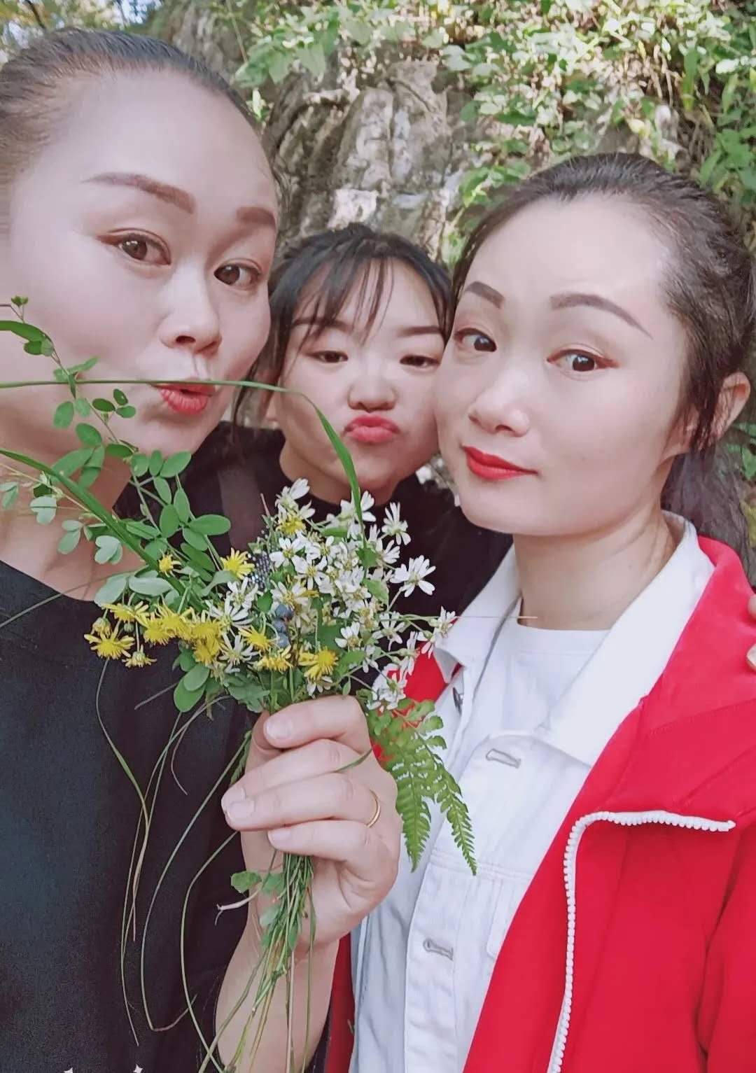 相约重渡沟，“游”你更精彩 ——未来听障儿童听语康复中心“骨干精英团”团建在栾川