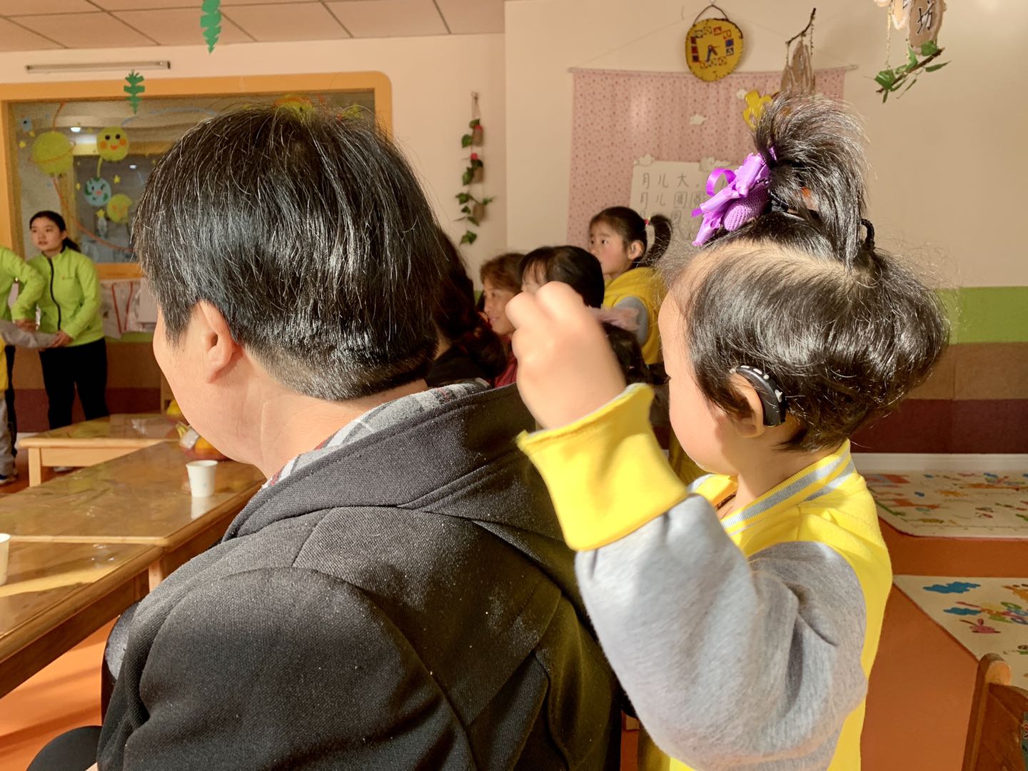 未来听障儿童听语康复各中心开展以“感恩重阳，让爱延续”为主题的重阳节活动