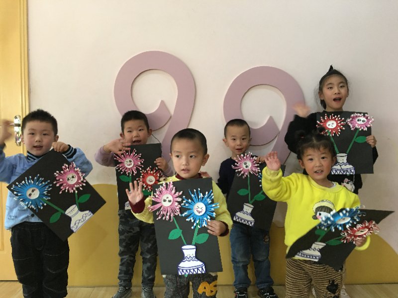 小小巧手，满满爱心——未来听障儿童听语康复中心宝贝们的重阳节暖心行动