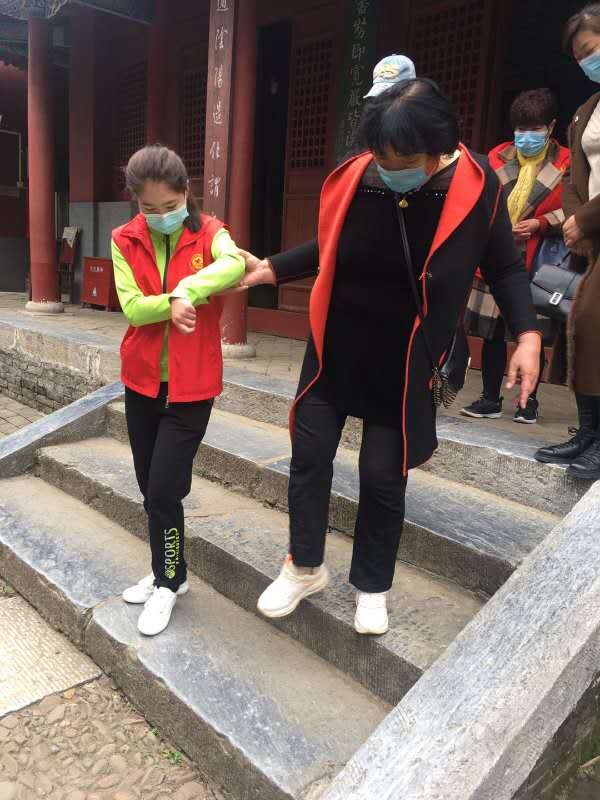 未来听障儿童康复中心卧龙区残联开展以“决胜小康 奋斗有我为主题的残疾人文化周活动。