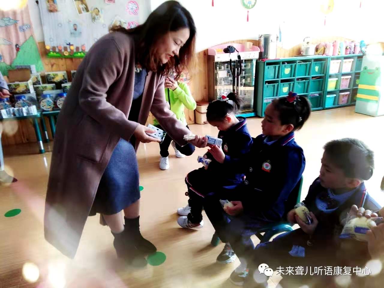 中国听力医学发展基会·爱乐融聆听计划专项基金 “让爱有声”听障儿童家长公益培训——郑州站精彩开课啦！