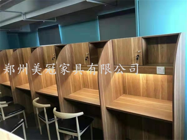 湖北考研自习室屏风桌