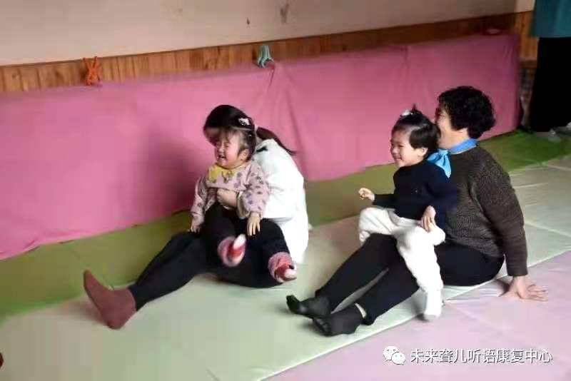 郑州未来听障儿童康复 中原中心亲子部生日Party ——欢乐起航，健康成长