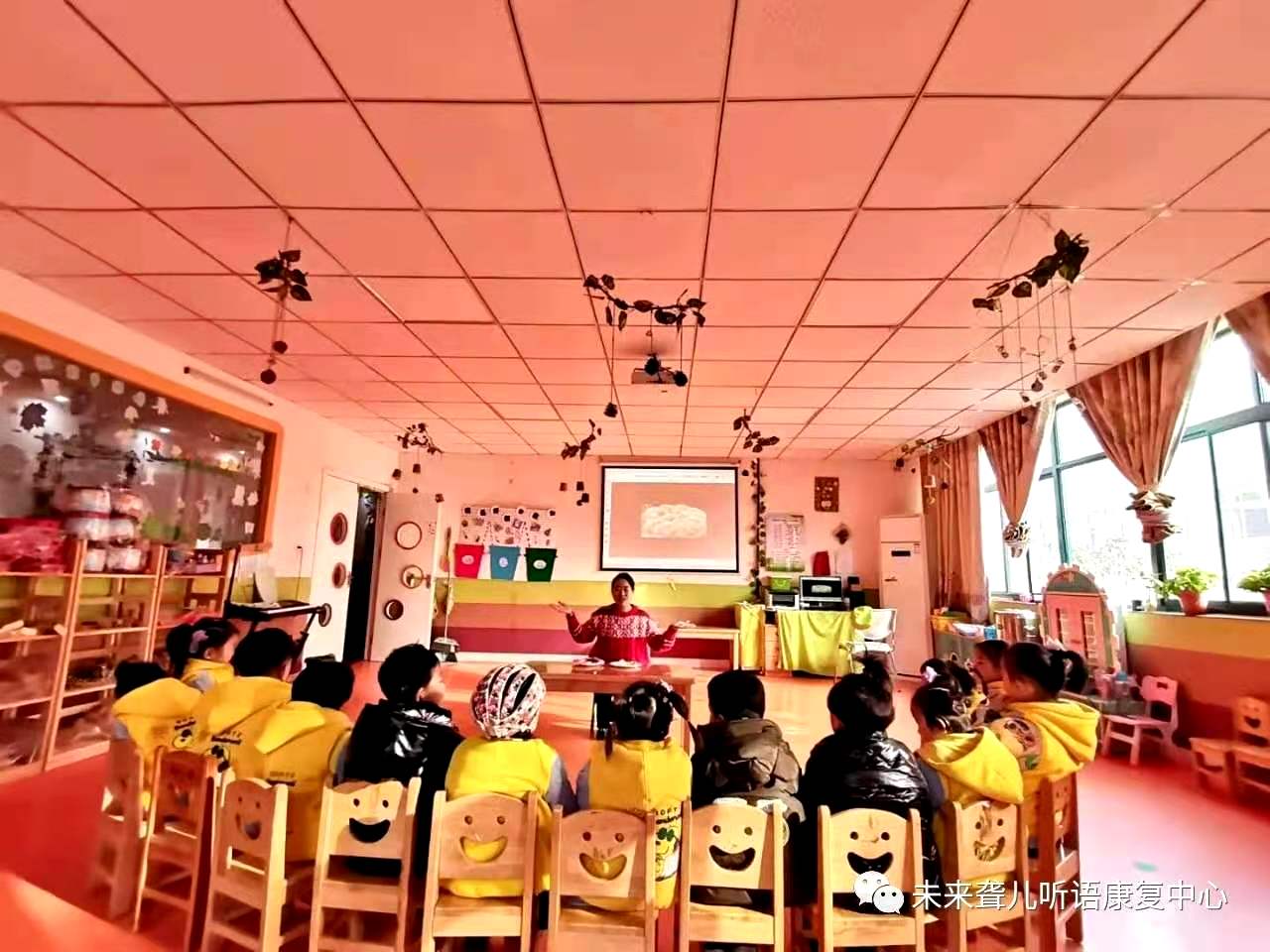情暖冬至 幸福至 ——未来听障儿童听语康复中心其乐融融过冬至