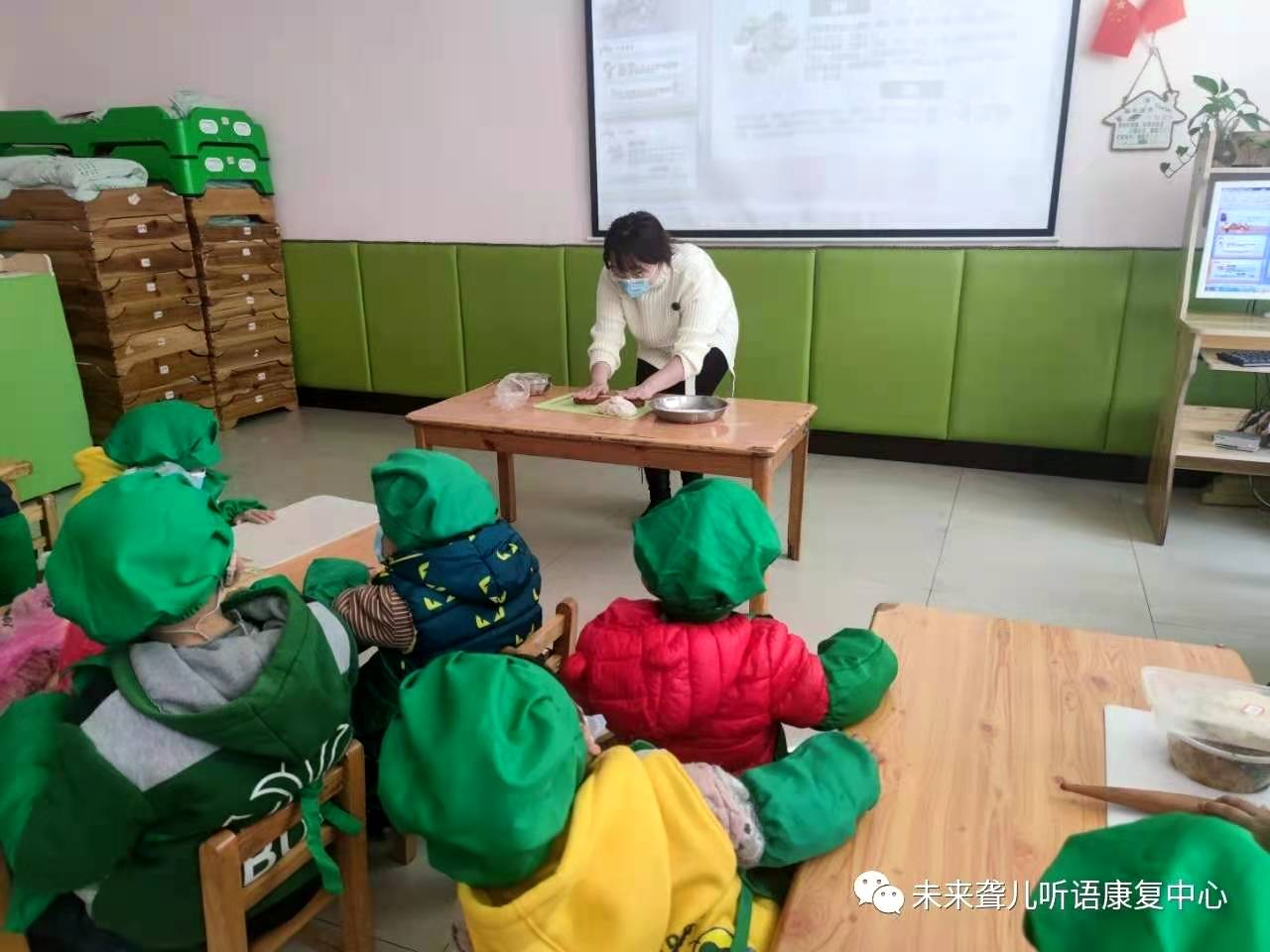 情暖冬至 幸福至 ——未来听障儿童听语康复中心其乐融融过冬至