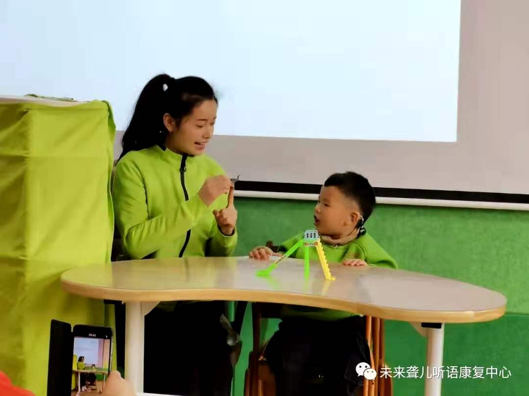 未来听语康复中心“父母学院”家长培训“为爱启航”第二阶段课程南阳站、开封站开课