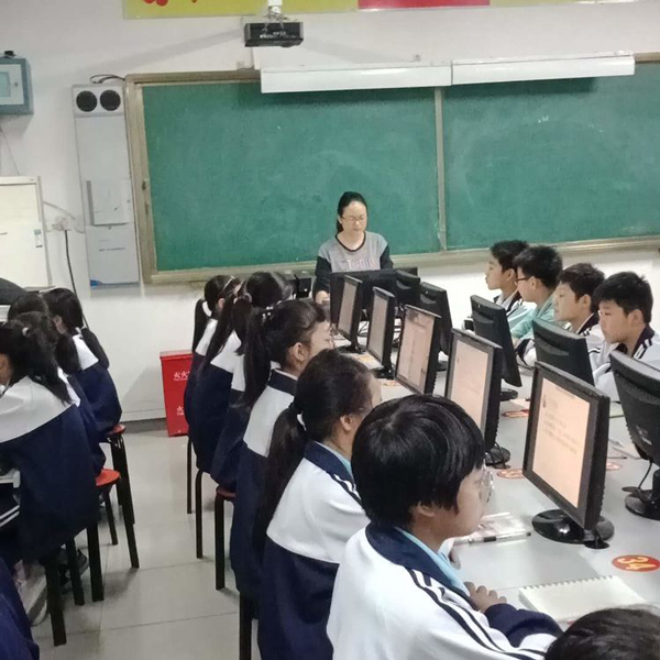 加强体音美微课程教学，全·面提高育人素质