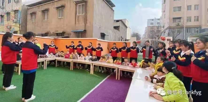 开封市一职业中等***学校1904师生走进开封未来·雅歌听障儿童语训中心
