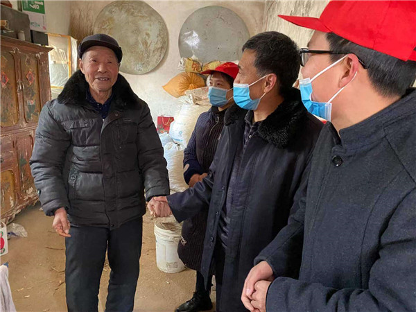迎新春送温暖 点滴关怀见真情